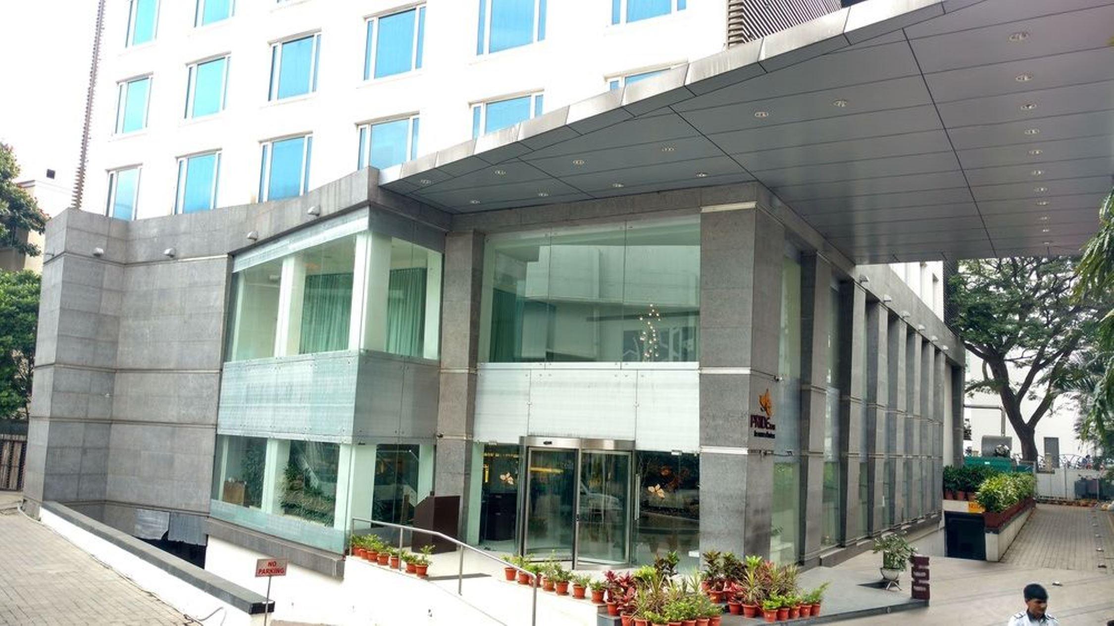 The Pride Hotel, Bangalore Exterior foto