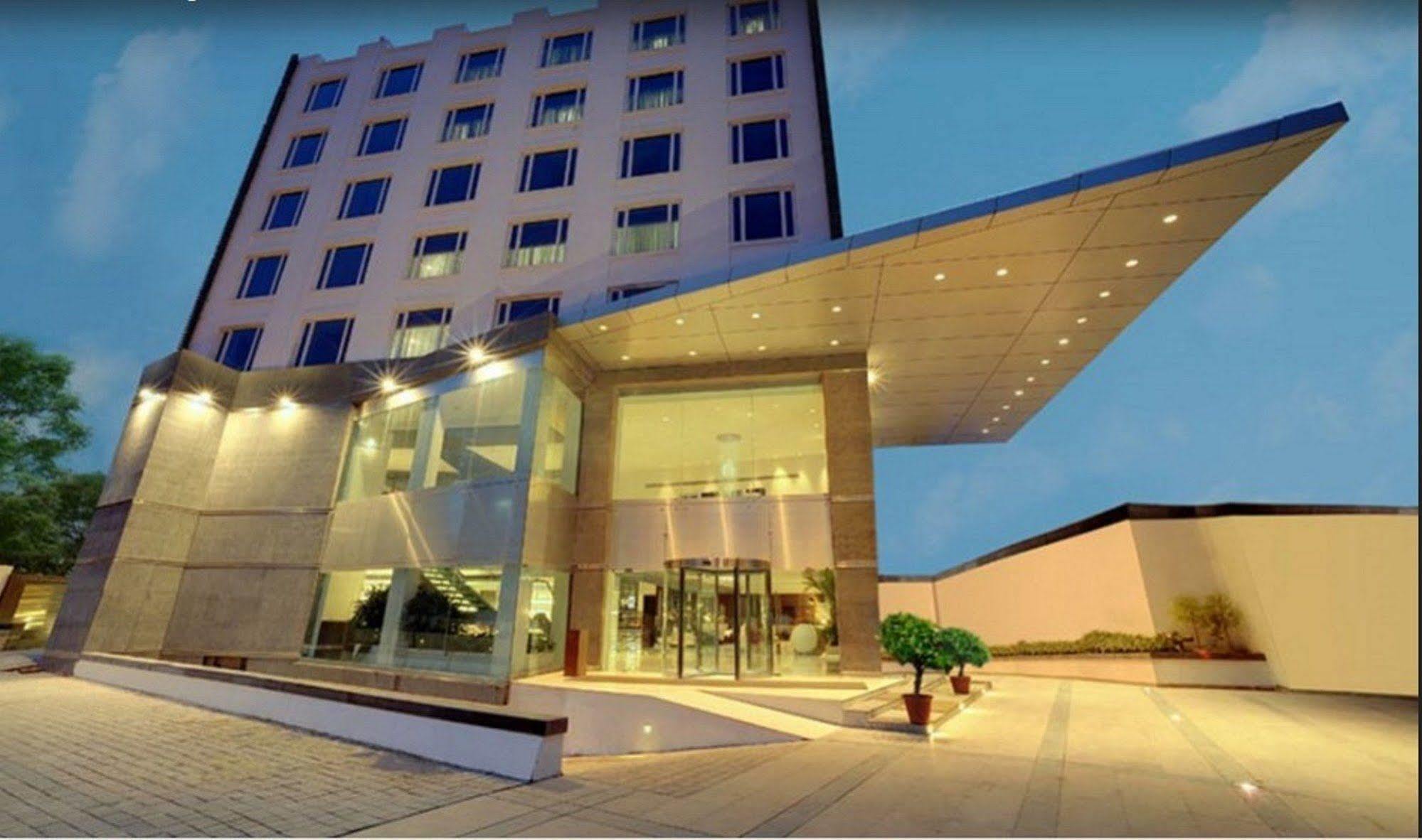 The Pride Hotel, Bangalore Exterior foto